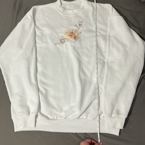 VTG embroidered hearts & flowers sweater - Picture 5 of 8